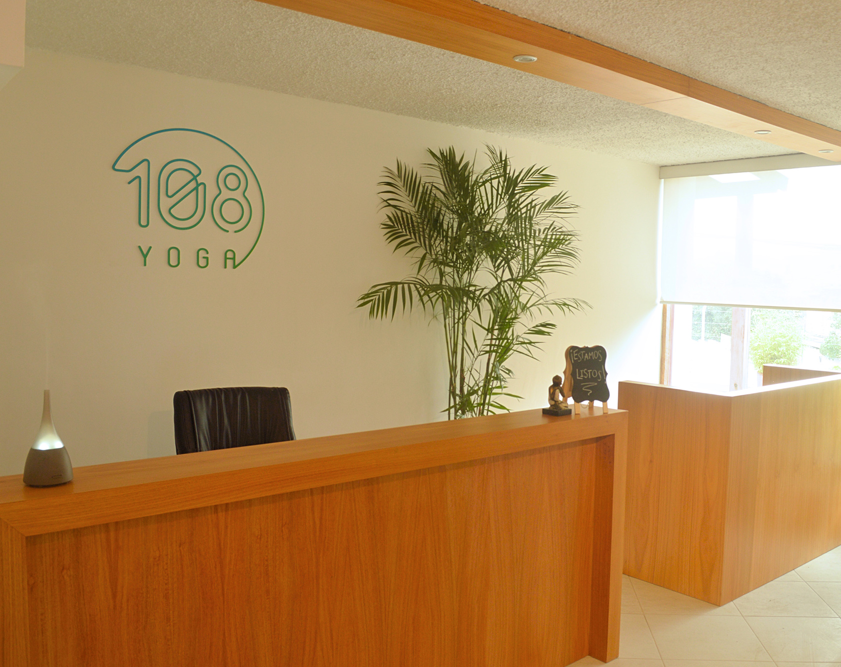 Interior Recepcion 108 Yoga 2